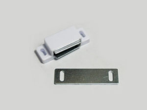 Retén Magnético Plástico Color Blanco MC902